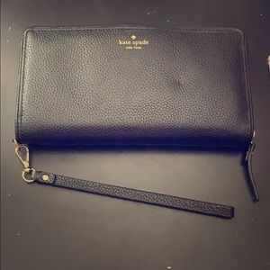 BLACK KATE SPADE WALLET/WRISTLET